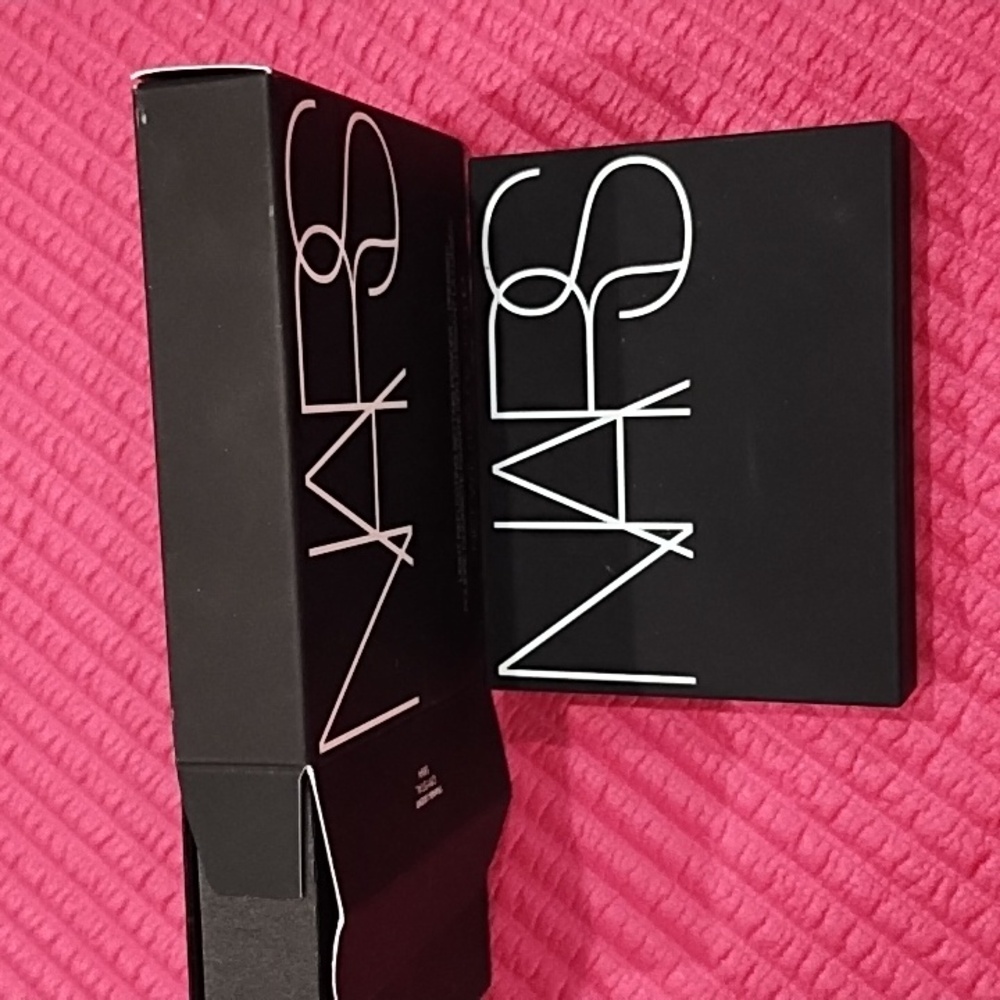 NARS Light Reflecting Setting Powder - White - Picture 8 of 9